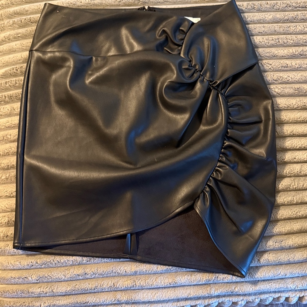 Astr Black Mini Skirt